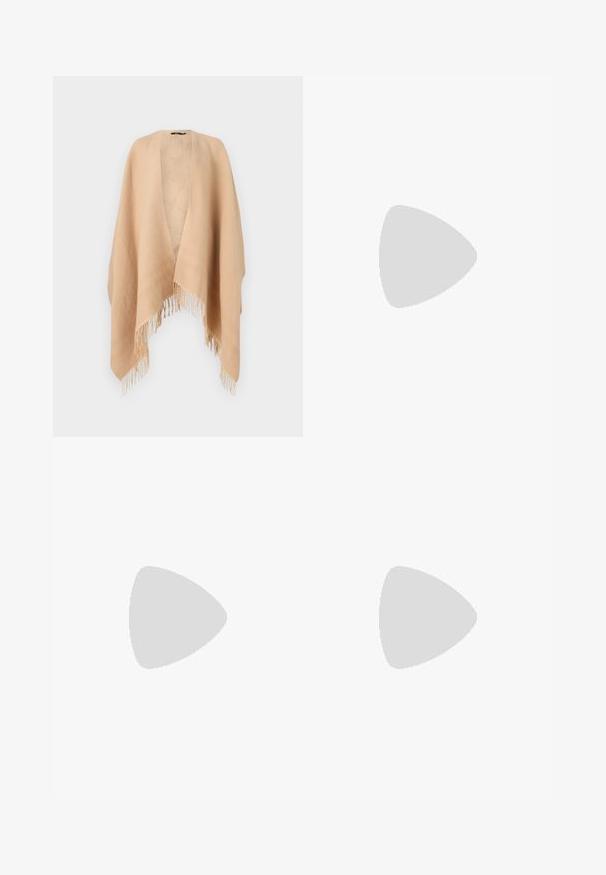 Beige innpakning laget av mykt stoff med åpen frontdesign, fransekanter og et subtilt bladmønster på innsiden.; Hvit t-skjorte med korte ermer og marineblå horisontale striper, med brodert "Tommy Hilfiger"-logo på brystet. Klassisk rund hals-design.; Plissert hvit skjørt med en svart elastisk midje som har "LACOSTE"-logoen. Midjelengde design med myk tekstur.; Hvite lær sneakers med tykk hvit såle, svart semsket hælforsterkning og preget logo på siden. Snøresystem med seks hull.