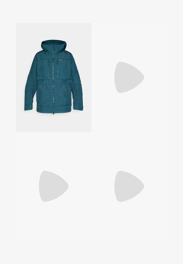 Veste imperméable teal avec capuche, fermeture éclair à l'avant et plusieurs poches zippées. Présente une texture douce et des poignets réglables.; Haut à capuche en coton gris avec une poche avant, un cordon de serrage à la capuche et des poignets et un ourlet côtelés. Présente une finition douce et texturée.; Pantalons de lounge en coton gris avec une taille élastique, un cordon de serrage et deux poches latérales ; design à jambe droite, texture douce, sans motifs.; Baskets grises avec des matériaux en maille et en suède, dotées d'un logo blanc, d'un col rembourré et d'une semelle en caoutchouc texturée. Accents en gris plus foncé.