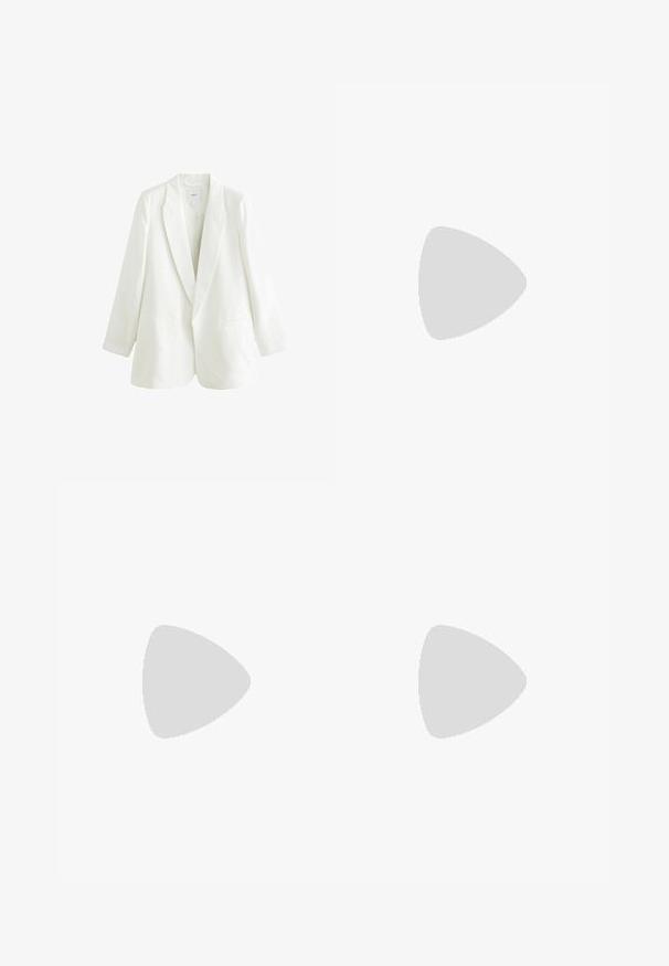 Biała lniana marynarka z wyłogi, z pojedynczym zapięciem na guzik i dwiema przednimi kieszeniami. Charakteryzuje się lekko oversize'owym krojem i długimi rękawami.; Biała koszulka z krótkim rękawem o luźnym kroju i marszczonym wykończeniu w talii. Wykonana z miękkiego, lekkiego materiału.; Bershka WIDE czarny; Bershka - Sandały na obcasie; Czarna torebka z lakierowanej skóry o zaokrąglonym kształcie, z jednym paskiem na ramię, przednimi kieszeniami i akcentami w kolorze srebrnym.