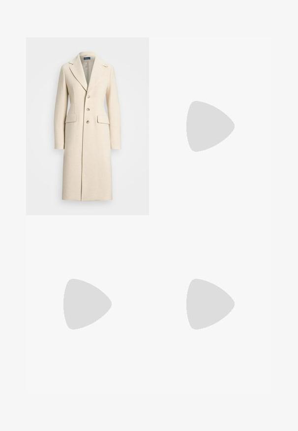 Polo Ralph Lauren HERRINGBONE COAT - Klasický kabát - cream multi; Černé bavlněné tričko s kulatým výstřihem, krátkými rukávy a bílým vyšívaným logem na levé části hrudi. Hladká textura, neformální design.; Hnědé bavlněné kalhoty s úzkým střihem, plochým předním dílem a standardními kapsami; hladký povrch a lemované manžety.; Bílé kožené tenisky, nízký střih, s hladkým povrchem, kulatou špičkou, šněrováním v přední části a malým vyšitým logem na boku.