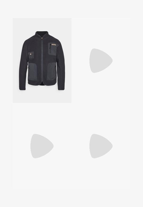 Icepeak YENTL - Jakna od flisa - anthracite; Bijela majica dugih rukava s okruglim izrezom, teksturirana tkanina, crni logo na lijevom ramenu i suptilno brendiranje pri dnu.; The North Face HORIZON PANT - Hlače za otvoreno - black; Sive i crne trail trkaće tenisice s teksturiranim gornjim dijelom, vidljivim sustavom vezanja i čvrstim potplatom. Sadrže narančaste naglaske i brendiranje.