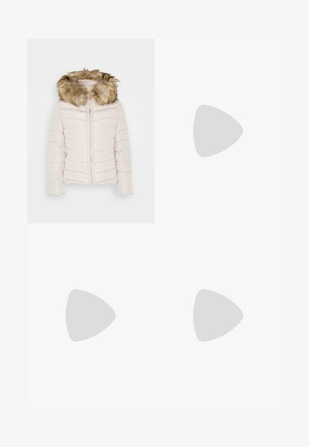 ONLY Petite ONLNEWELLAN HOOD - Žieminė striukė - pumice stone; Even&Odd Petite 2 PACK - Viršus - light grey/black; Pilki džinsai su tiesiais džinsinių kojų dizainu, penkių kišenių stiliumi, subtiliu išblukimu ir sagčių uždarymu ties juosmeniu.; Rudos zomšiniai platforminiai batai su elastingomis šoniniais panirais ir oranžinėmis kilpomis, derinami su kelio ilgio šviesių džinsų sijonu ant medinių grindų.; Sidabrinė lankinė auskarai su poliruotu paviršiumi, turintys mažus auksinius akcentus ir apvalią formą, dėvimi ant ausies kaušelio.