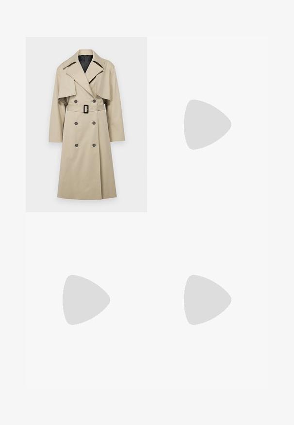 Trench coat beige con diseño de doble botonadura, gran collar, cintura ceñida con cinturón y detalles de solapa en los hombros. El tejido parece suave.; Camiseta de manga corta negra hecha de algodón suave, con un cuello redondo y un corte clásico. Textura suave, sin patrones ni adornos.; Pantalones de pierna ancha negros con cintura alta, que presentan pliegues en la parte delantera, una textura suave y un acabado a medida. Diseñados para un ajuste relajado.; Zapato de tacón alto de cuero negro con puntera afilada y un tacón redondeado y abombado. Textura suave con un diseño elegante y minimalista.