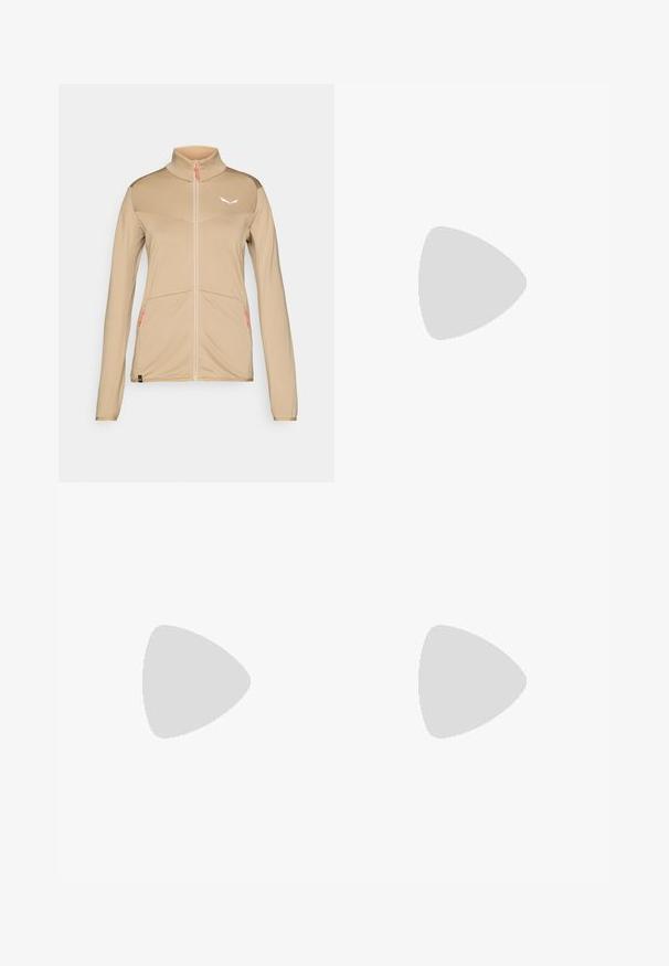 Veste de sport beige à manches longues, col montant, fermeture éclair à l'avant, tissu texturé et logo subtil. Présente des accents de zip orange et deux poches.; Pull blanc en maille torsadée avec demi-fermeture éclair, col, poignets et ourlet côtelés, arborant un petit logo sombre brodé sur la poitrine gauche.; Jeans en denim bleu clair avec une coupe droite, cinq poches et des coutures contrastées. Le tissu semble légèrement usé.; Sneakers en toile blanches avec œillets dorés, lacets plats, semelle en caoutchouc texturée et branding minimal sur le côté. Design bas.