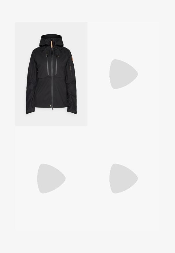 Veste imperméable noire avec un col montant, une capuche ajustable, des poches zippées à l'avant et des détails en cuir marron sur les épaules et la fermeture éclair.; Chemise à manches longues gris foncé avec un motif d'arbres rouges et de montagnes ; logo "COLUMBIA" en lettres blanches en gras. Tissu doux, col rond standard.; Columbia BREA FALLS™ COTTON RIPSTOP PANT - Pantalons outdoor - black; Columbia REDMOND - Chaussures de marche - black/citron haze