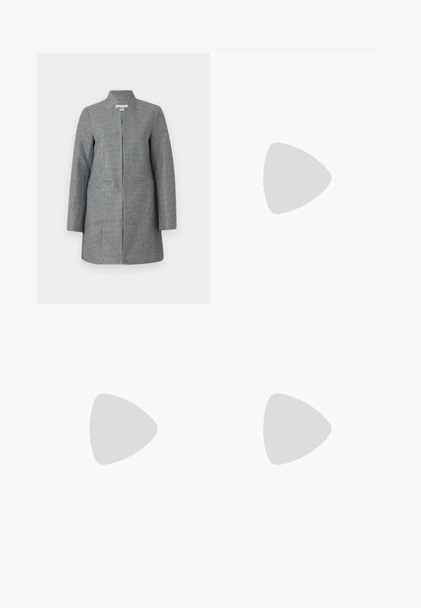Grijze wollen jas met een rechte snit, hoge kraag en lange mouwen. Voorzien van zijzakken en een verborgen sluiting aan de voorkant.; Zwarte turtleneck met lange mouwen, gemaakt van ribbelstof, heeft een aansluitend ontwerp met een hoge hals en geen patronen of accenten.; Zwarte wijde broek met een gerimpelde tailleband, voorzien van twee zijzakken en een soepele, lichte stof. Geen zichtbare patronen of hardware.; Zwarte vetersneakers met een dikke zool, voorzien van een bovenwerk van soepel leer, een ronde neus en een herkenbaar gelaagd platformontwerp.