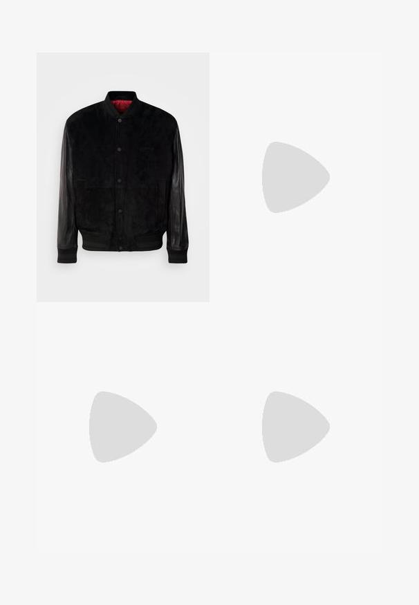 Veste aviateur noire avec corps en daim et manches en cuir, poignets et ourlet côtelés, fermeture à boutons-pression et doublure intérieure rouge.; T-shirt blanc à manches courtes avec un texte "HUGO" en style flammes bleu et vert sur la poitrine, col rond et étiquette intérieure bleue.; Pantalons cargo noirs en coton avec une coupe décontractée, dotés de poches latérales, d'une fermeture à bouton et de jambes droites. Design simple sans motifs.; Mocassins en cuir noir avec un bout arrondi, un détail de sangle à l'avant et une semelle en caoutchouc basse. Présente des coutures discrètes et une poignée à l'arrière.