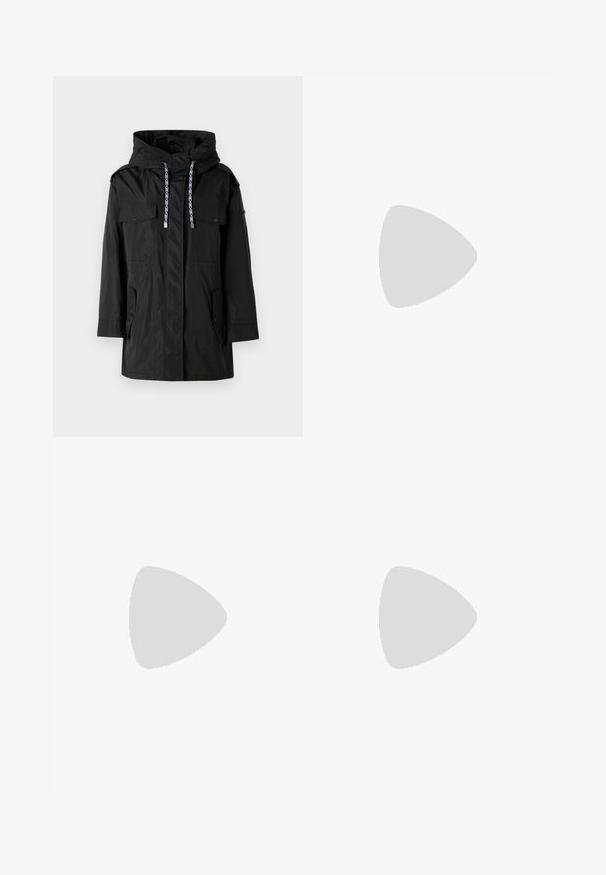 Mustaa vedenpitävää parkaa takki, jossa on huppu, kaksi etutaskua, säädettävät kiristysnauhat ja suora leikkaus.; Filippa K BRAID - Neule - black; Mustat, leveälahkeiset housut, jotka on valmistettu sileästä kankaasta. Ominaisuuksiin kuuluu vyötärö, jossa on vyölenkit ja etupleatit. Suora leikkaus ankleille.; Mustat nahkakengät, joissa on kultainen korostus kantapäässä, valkoinen pohja ja texturetulla pinnalla, yhdistettynä valkoisiin leveälahkeisiin housuihin.