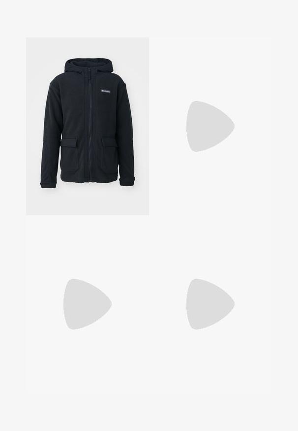 Columbia LANDROAMER™ FLEECE - Jakna od flisa - black; Crna majica kratkih rukava od pamuka, s okruglim izrezom i malim bijelim logotipom na gornjem lijevom dijelu prsnog koša.; The North Face HORIZON PANT - Hlače za otvoreno - black; Crne trail trkačke cipele s teksturiranim gornjim dijelom, gumeni potplat i ojačana zaštita za prste. Imaju podstavljen ovratnik i trakicu za lakše obuvanje.