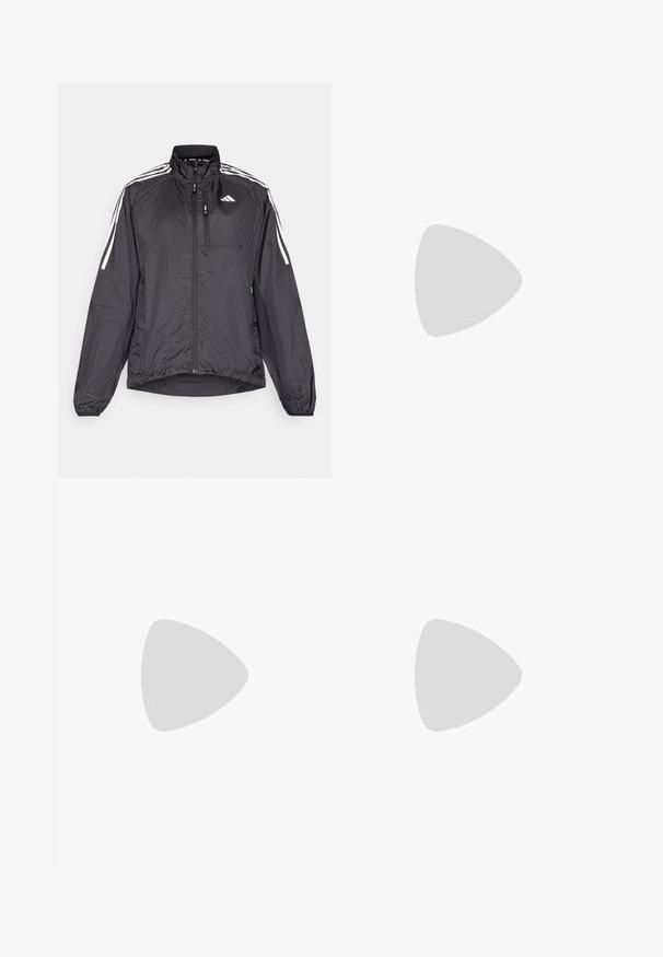 Giacca da corsa leggera nera con colletto alto, zip frontale, polsini elasticizzati e strisce bianche accento sulle spalle.; T-shirt atletico a maniche corte, grigio scuro con texture perforata. Presenta un logo bianco e strisce laterali a contrasto. Girocollo.; Pantaloni sportivi neri con cintura elasticizzata, dotati di una banda testurizzata, strisce laterali e un logo Adidas bianco sull'orlo inferiore.; Scarpe da ginnastica nere con strisce bianche, parte superiore in mesh testurizzato e suola bianca. Indossate con leggings rosa, a mostrare abbigliamento per l'allenamento.