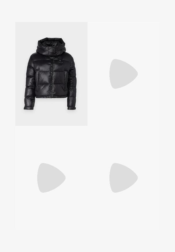 Blauer GLORIA - Winter jacket - nero/beige; Black cotton t-shirt with a round neck, short sleeves, and blue embroidered "Calvin Klein JEANS" logo on the front.; Black wide-leg jeans made of denim, featuring a high-rise waist, five-pocket styling, and a metal button closure with contrasting stitching.; Black platform shoes with a chunky sole and ridged detailing. Smooth leather upper and rounded toe design. Paired with beige trousers.