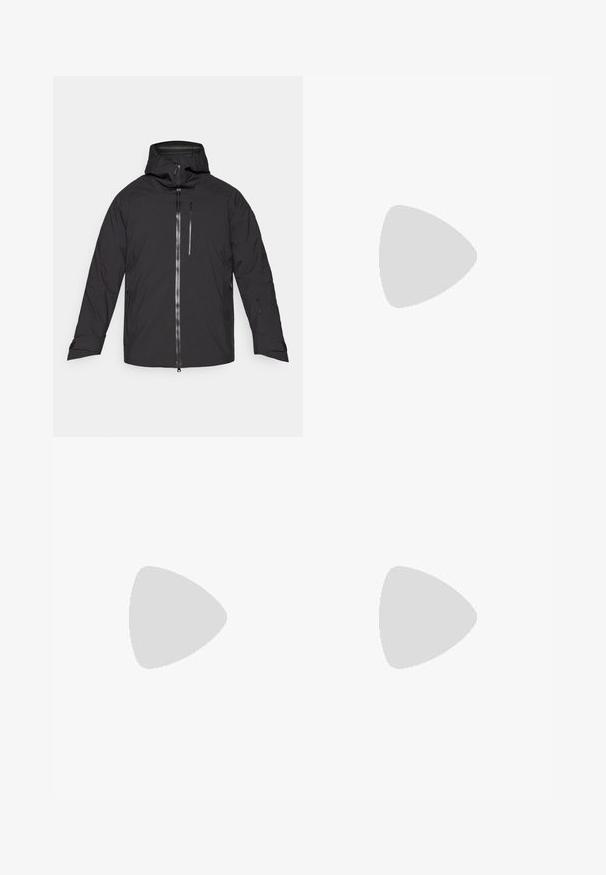 CMP MAN JACKET FIX HOOD - Skijacke - nero; Weißes kurzärmeliges Sportshirt aus glattem Material. Mit Rundhalsausschnitt und grauem Logo auf der linken Brust, sowie seitlichen Schlitzen am Saum.; Schwarze Sportshorts aus leichtem Material mit elastischem Bund und einem weißen Logo auf der linken Seite.; Schwarzer Sportschuh mit strukturiertem Obermaterial, grauem Camouflage-Muster an der Sohle und flachen Schnürsenkeln. Mit dem Under Armour-Logo an der Seite.