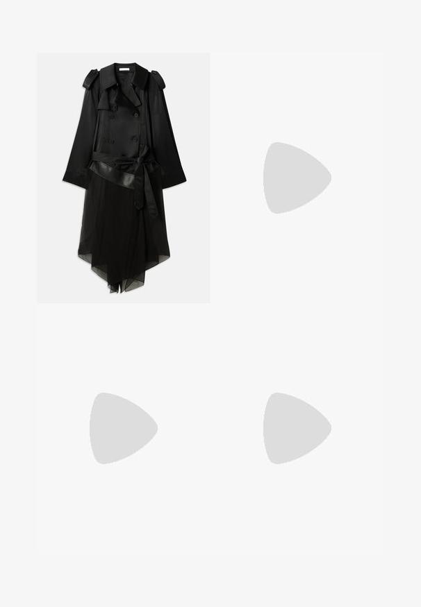 Helmut Lang SCARF - Classic coat - black; MM6 Maison Margiela Print T-shirt - black; MM6 Maison Margiela PANTS - Trousers - black; MM6 Maison Margiela BALLET SHOE - Ballet pumps - black