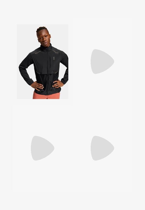 Veste légère noire avec un col haut, fermeture éclair à l'avant et accents réfléchissants. Tissu texturé et léger éclat, conçue pour le sportswear.; T-shirt blanc à manches courtes avec des lignes dorées et un logo Nike noir sur la poitrine. Fabriqué en tissu texturé. Encolure ronde.; Shorts de sport noirs en matériau léger avec une taille élastique. Présente un petit logo Nike blanc sur le bas du côté gauche.; Baskets de sport noires et grises avec un empeigne en maille, des accents réfléchissants et un intermédiaire blanc. Comprend une semelle extérieure en caoutchouc texturé et des lacets.