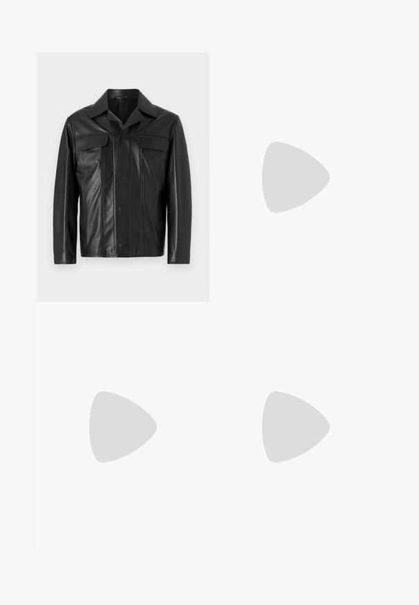 Juodas odinis švarkas su mygtukų priekiu, dviem krūtinės kišenėmis ir klasikiniais atvartais. Sklandus paviršius su subtiliais siuvinėjimo akcentais.; Juodas trumpas rankovėmis per didelis marškinėliai su apvaliu iškirpimu ir matoma Filippa K prekės ženklo etiketė vidinėje apykaklės pusėje.; Filippa K WIDE TROUSERS - Kelnės - driftwood; Juodas odinis loaferis su blizgiu paviršiumi, apvaliu pirštu, subtiliais siūlių detalėmis ir storu guminio pado, užtikrinančio ilgaamžiškumą.