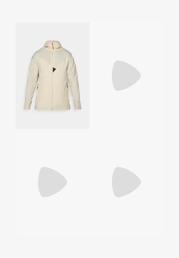 Beige, letvægtsjakke med lange ærmer, lynlåslukning, justerbar hætte og en trekantet sort detalje på brystet. Har sidelommer med lynlås.; Sort kortærmet performance t-shirt lavet af åndbart stof, med rund halsudskæring og lille hvid "SALOMON" logo på brystet.; Sorte atletiske bukser lavet af letvægtsstof, med en snor i taljen, sidelommer og tapered manchetter ved anklerne.; Sort trail løbesko med en tekstureret overdel, elastiske snørebånd og Contagrip ydersål. Har en tætsiddende pasform og beskyttende tåhætte.