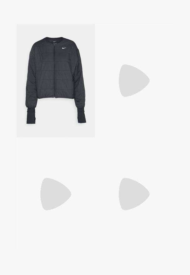 Giacca a vento nera corta con colletto alto, zip frontale e maniche lunghe. Presenta una texture trapuntata e un piccolo logo bianco sul petto.; Canotta da corsa nera senza maniche realizzata in materiale leggero con collo rotondo; presenta un logo discreto e fessure laterali per la traspirabilità.; Leggings neri realizzati in tessuto elasticizzato, con una vita alta e un logo Nike bianco sulla coscia sinistra. Tessuto liscio, design aderente.; Scarpa da corsa nera Nike con tomaia in rete traspirante, logo Swoosh bianco, dettagli testurizzati e intersuola ZoomX di colore crema.