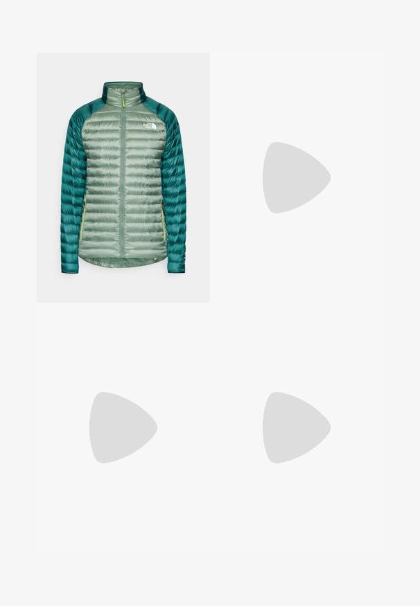 Geïsoleerde jas in lichtgroen met donkergroene accenten. Beschikt over een volledige ritssluiting, hoge kraag en smalle geborduurde secties. Lichtgewicht ontwerp.; Zwarte T-shirt met korte mouwen van katoen, voorzien van een ronde halslijn en een klein wit logo op de bovenste linkerkant van de borst.; Zwarte sportieve broek gemaakt van lichtgewicht stof, met een trekkoord in de taille, zijzakken en taps toelopende boorden bij de enkels.; Zwarte sportieve schoen met een gestructureerde mesh bovenkant, solide zwarte accenten en een lichte witte buitenzool. Voorzien van vetersluiting en een treklus.