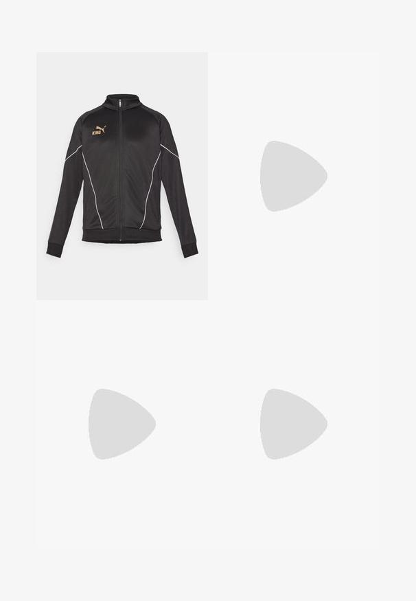 Sort sportsjakke med hvide piping-detaljer. Har lynlås foran, høj krave og guld-logo tekst på brystet. Materialet er glat og strækbart.; Sort t-shirt med korte ærmer lavet af blødt stof. Har et guld "KING" logo og et guld Puma logo på venstre brystområde.; Sorte sweatpants med elastisk talje, prydet med guld "KING" tekst, et PUMA-logo, sidelister og hvide detaljer ved manchetterne.; Sort fodboldstøvle med en tekstureret syntetisk overdel, sølvdetaljer og snørebånd. Funktionen inkluderer en formet sål med synlige stød for bedre greb.