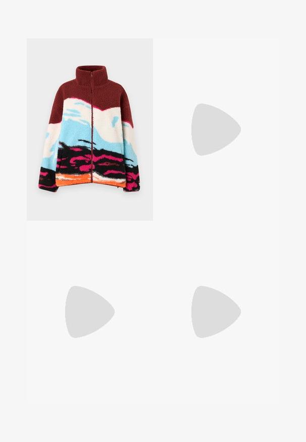 Stieglitz MEKI JACKET - Flīsa jaka - brown; Melnas garām piedurknēm T-krekls ar apaļu kakla izgriezumu, izgatavots no teksturēta auduma, ar taisnu apakšmalu un izšūti akcenti uz apkakles un pleciem.; Melni legingi, izgatavoti no elastīga materiāla, ar augstu jostasvietu un krāsainu vertikālu apzīmējumu kreisajā gurnā rozā un zaļā krāsā.; Balti mēness zābaki ar mākslīgo kažoku augšdaļā, auklu priekšpusē un gumijas zoli. Strukturēta apdare un ieembosēts logo sānos. Masīva, polsterēta konstrukcija.