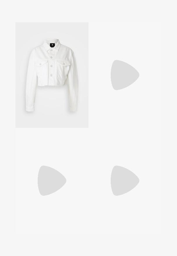 Chaqueta de mezclilla blanca, corta, con cuello, cierre frontal de botones, dos bolsillos en el pecho y dobladillo deshilachado. Fabricada con una resistente mezcla de algodón.; Camiseta de algodón blanca con un gran gráfico de langosta roja brillante en la parte frontal. Diseño de mangas cortas y cuello redondo estándar.; Vaqueros de mezclilla de tiro alto en azul claro. Tienen piernas anchas, dos áreas desgastadas en las rodillas y un estilo clásico de cinco bolsillos.; Zapatilla de lona alta blanca con suela de goma negra, puntera de goma frontal y seis ojetes para los cordones, que presenta un diseño limpio y minimalista.; Bolso de cuero rojo con un diseño angular y geométrico. Cuenta con una única correa ajustable y un cierre de solapa con detalles de costura.