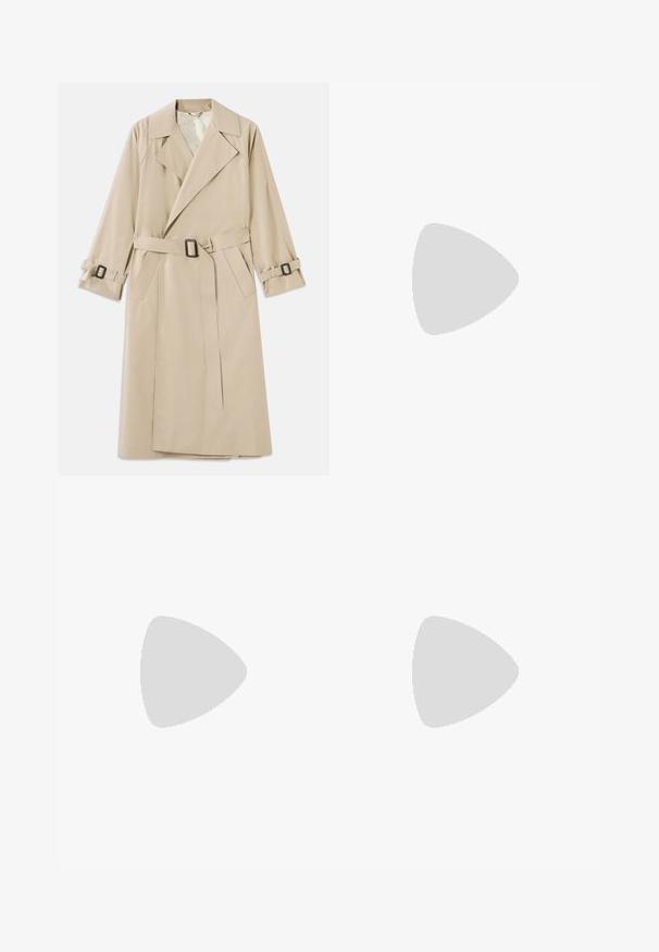 Manteau beige en tissu lisse, avec un large col, une ceinture avec une boucle rectangulaire et des pattes de réglage aux poignets.; Haut tricot blanc à manches courtes avec un col rond, présentant une texture lisse et des accents côtelés subtils aux manches et à l'ourlet.; Pantalons beiges ajustés à coupe droite, avec des plis à l'avant, une texture lisse et une taille mi-haute. Pas de poches visibles.; Baskets blanches avec un capuchon en suède texturé, un upper en mesh lisse, des lacets décoratifs, et un accent de talon en caoutchouc noir.