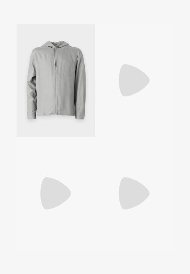 sandro SHIRT HOOD - Summer jacket - acier; Armani Exchange Print T-shirt - black; Filippa K TERRY CROPPED TROUSERS - Trousers - sage melange; Filling Pieces MONDO 2.0 RIPPLE UNISEX - Trainers - white