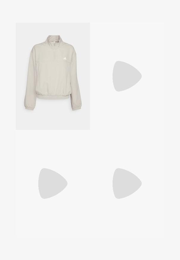 adidas Performance AEROREADY TRAIN ESSENTIALS QUARTER ZIP - Træningsjakke - beige/white; Sort cropped træningstop med lange ærmer lavet af glat stof. Har et hvidt logo på brystet og stribede detaljer på ærmerne.; Sorte atletiske leggings med høj talje, der har mesh-detaljer nederst på benene og et broderet logo på hoften.; Hvid atletisk sko med mesh-overdel, tre sorte striber på siden, strukturerede accenter og en robust gummisål med et kontrasterende sort område.
