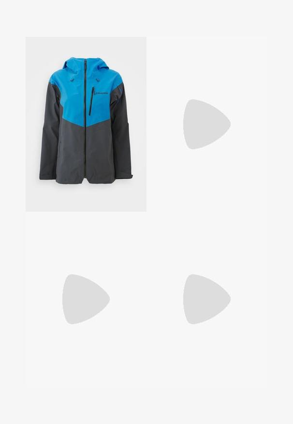Giacca Patagonia in blu e grigio, con zip frontale, cappuccio regolabile e design a blocchi di colore a contrasto. Tessuto liscio e impermeabile.; Maglietta a maniche lunghe grigia scura con una grafica di alberi rossi e montagne; logo "COLUMBIA" in caratteri bianchi in grassetto. Tessuto morbido, scollatura a girocollo standard.; Pantaloni blu navy realizzati in tessuto liscio, con chiusura frontale a bottone, design slim-fit e pieghe decorative sulle ginocchia.; Columbia PEAKFREAK - Scarpa da hiking - black
