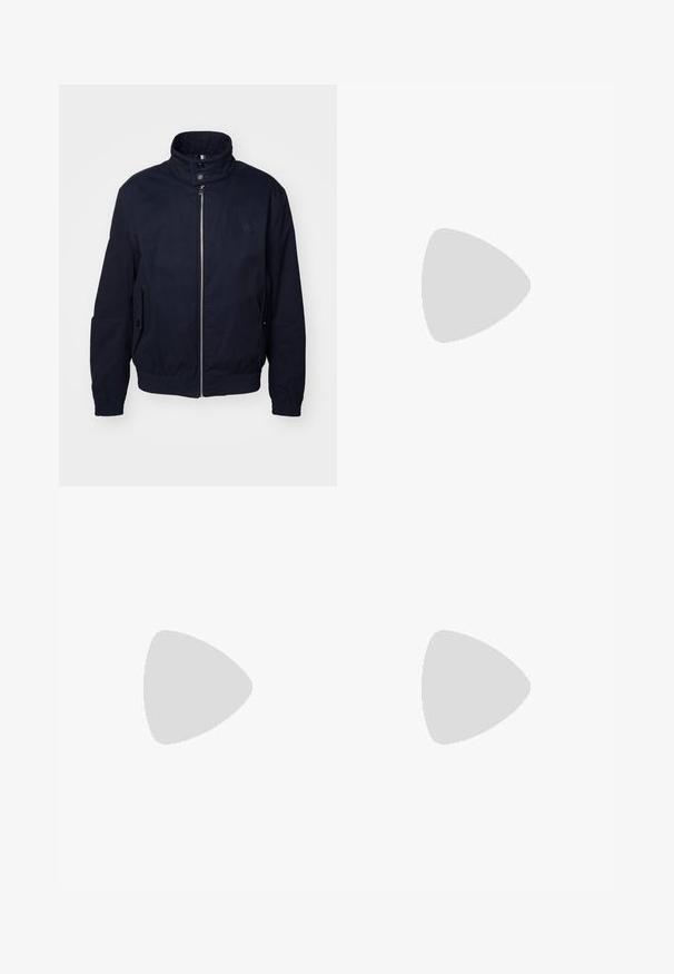 Tamsiai mėlyna zip-up striukė, pagaminta iš patvarios medžiagos. turi aukštą apykaklę, dvi priekinės kišenes ir elastinį liemenį. Diskretus logotipas krūtinėje.; Juodas medvilnės marškinėliai su apvaliu iškirpimu, trumpomis rankovėmis ir baltu "BOSS" logotipu, esant centruojamam ant krūtinės. Sklandžiai jaučiasi, patogus siluetas.; Juodos sportinės kelnės, pagamintos iš minkštos medžiagos, su elastinga juosta, raišteliu ir aptemptomis kojomis. Šone yra mažas logotipas.; Juodas bėgimo batelis su struktūrizuota paviršiumi, šviesiai pilkomis akcentais ir trimis horizontaliosiomis rudo atspalvio juostomis. Savyje turi baltą paminkštintą padu.