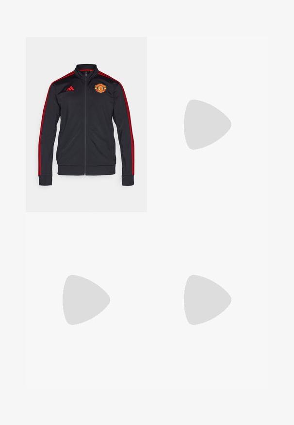 Sort lynlåsjakke med røde striber og manchetter, der har et Manchester United-logo på venstre side. Lavet af glat stof.; Sort bomulds T-shirt med korte ærmer, rund hals og et hvidt logo på venstre bryst. Glat tekstur og enkelt design.; Sorte træningsbukser med elastisk talje, tætsiddende design, sidelommer og diskret logo-detail. Fremstillet af fleksibelt, åndbart stof.; Sort atletik sko med åndbart mesh-overdel, hvide accenter og en polstret sål. Har tre-stripes logo på siden.