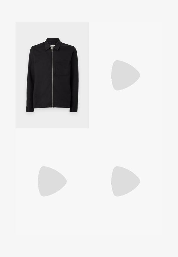 Must have lukuga, pikkade varrukatega ja rinna taskuga must sünteetiline jope. Valmistatud siledast kangast, millel on minimalistlik disain.; Must musta T-särk lühikeste varrukatega ja ümmarguse kaelusega. Ees on valge teksti logo "DRYKORN FOR BEAUTIFUL PEOPLE".; Tumedad hallid, mis on valmistatud kootud kangast, sirgete jalgade disainiga, vööpakud ja üks nupp sulgemiseks talje juures.; Mustad nahast sneakesed siledast viimistlusest, ümmarguse varbaga ja kontrastse musta kummitaldaga. Omavad tasaseid paelu ja brändimist küljel.
