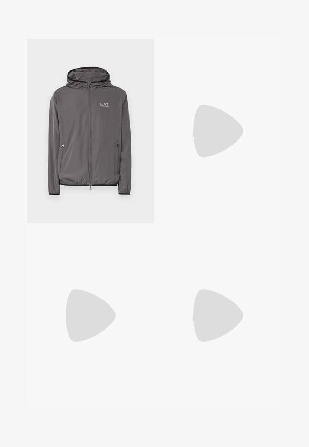 EA7 Emporio Armani TRAIN CORE JACKET - Lengva striukė - volcanic glass; Juodas ilgomis rankovėmis marškinis, pagamintas iš minkštos medžiagos. Pirmame kairiajame krūtinės kampe yra mažas baltas logotipas. Paprastas apvalus iškirpimas ir tiesus kirpimas.; Juoda sportinė šortai, pagaminti iš minkštos medžiagos, su elastingu diržu ir maža geltona EA7 logo apatinėje kairėje kojoje.; Balti ir balti sportbačiai su lygaus odos paviršiumi, tekstūruotais akcentais ir masyviu baltu padu. Turi klasiką primenančią raištelių užsegimo sistemą.
