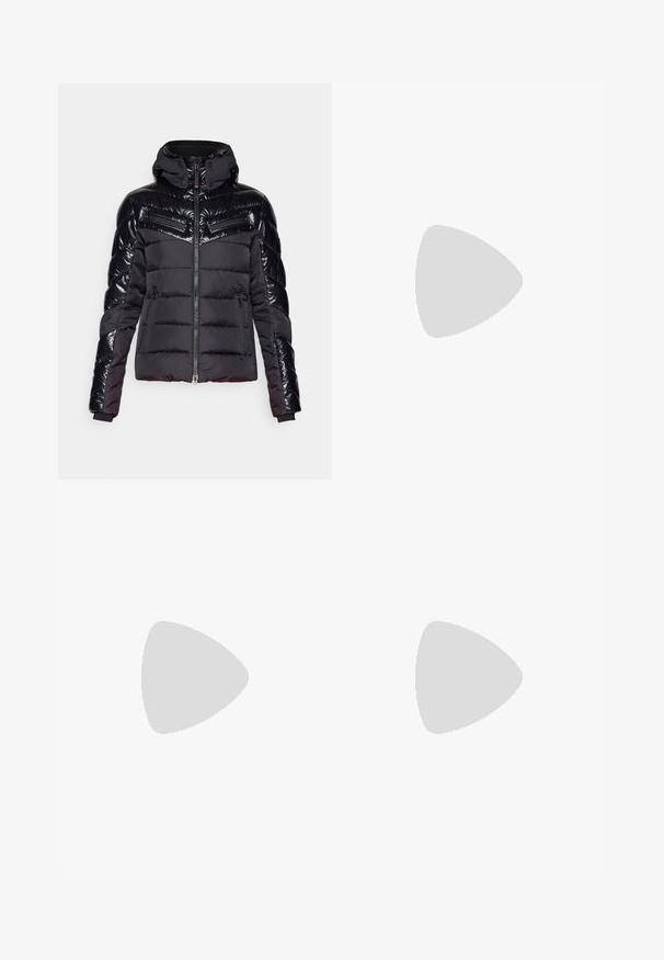 Schwarze Daunenjacke mit glänzenden, gesteppten Ärmeln, Reißverschlusstaschen auf der Brust und Kapuze. Das Material ist glänzend mit einer matten Oberfläche am Körper.; Weißes Baumwoll-T-Shirt mit kurzen Ärmeln, rundem Halsausschnitt, lässiger Passform, getragen mit grünen Shorts. Glatte Textur, keine sichtbaren Muster oder Akzente.; Beige, hoch taillierte Leggings aus elastischem Stoff, mit einer glatten Textur und ohne sichtbare Muster oder metallische Details.; Weiße Sportlich-Schuh mit strukturiertem Mesh-Obermaterial, reflektierenden Akzenten und einer gepolsterten Sohle. Auffälliges Markenlogo an der Seite.; Weiße Sonnenbrille mit braunen Gläsern, ovale Form, aus glattem Kunststoff, mit grauen Akzenten an den Bügeln und einem Logo auf dem Rahmen.