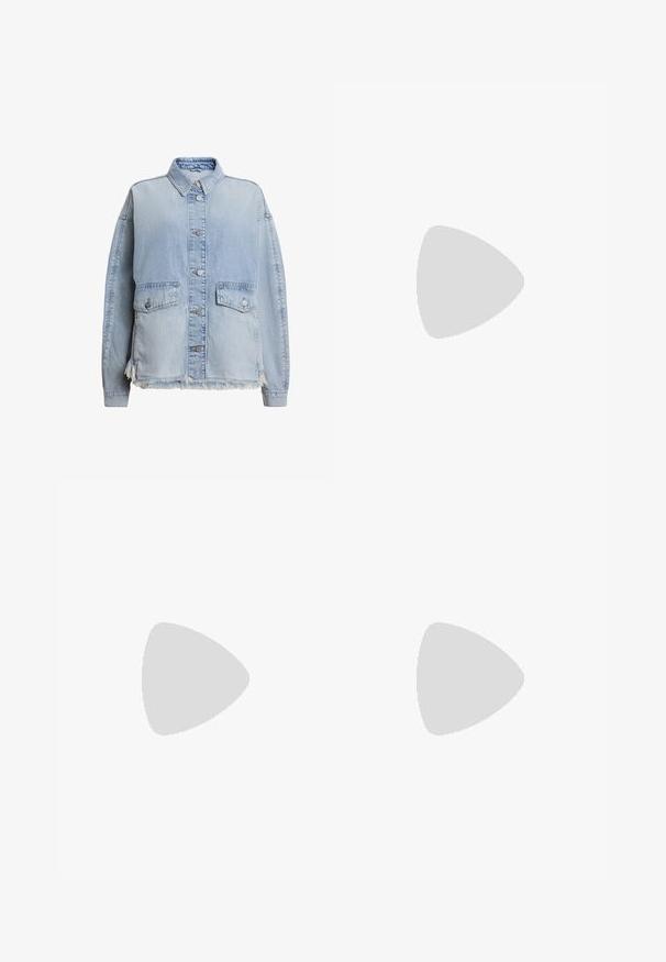 Lichtblauwe denimjacket met een knoopsluiting aan de voorkant, twee voorzakken en een gehavende zoom onderaan. Relaxte pasvorm met een kraag.; Witte korte mouwen t-shirt van katoen met een ronde hals. Soepele textuur en rechte snit, zonder patronen of accenten.; Lichtblauwe recht gesneden jeans van denim. Heeft vijf zakken, een metalen knoopsluiting en subtiele whisks voor textuur.; Marineblauwe suède sneaker met een buitenzool van gumrubber, blauwe veters en een minimalistisch design. Heeft een geperst logo aan de zijkant en een gladde binnenvoering.