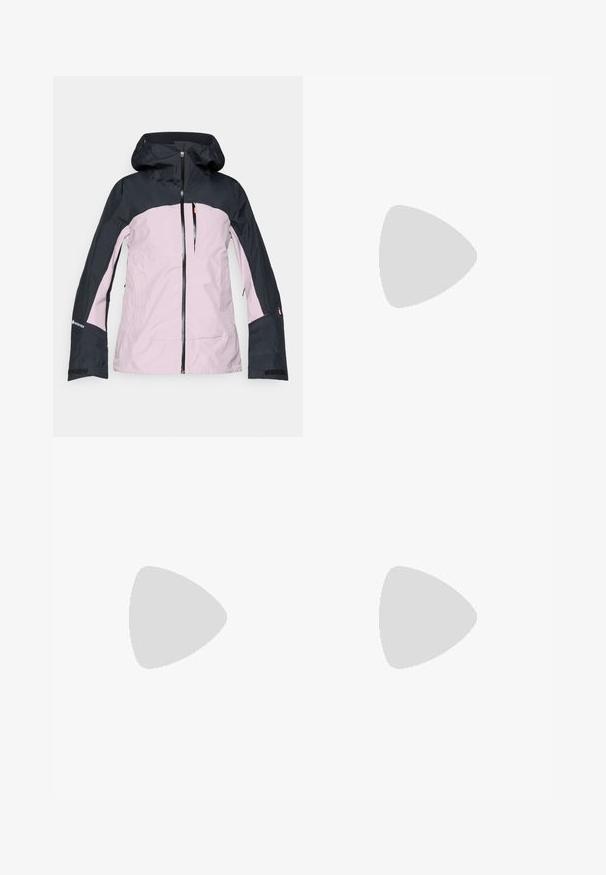 Κάπα εξωτερικού χώρου σε ροζ και μαύρο χρώμα με φερμουάρ μπροστά, τσέπη στο στήθος με φερμουάρ και λογότυπο Gore-Tex στον λαιμό.; Μαύρο μακρυμάνικο μπλουζάκι από βαμβάκι με στρογγυλή λαιμόκοψη. Διαθέτει ένα μικρό λευκό λογότυπο στην αριστερή πλευρά του στήθους. Απλός σχεδιασμός και εφαρμογή.; Μαύρα νάιλον παντελόνια cargo με φερμουάρ που αφαιρούνται, ρυθμιζόμενους καρπούς, πολλαπλές τσέπες και λογότυπο στο δεξί πόδι. Απαλή, ελαφριά υφή.; Μπεζ και κρεμ αθλητικό παπούτσι με υφασμάτινη άνω επιφάνεια με υφή, υποστηρικτικά overlay και καουτσούκ σόλα με σχέδιο πέλματος για πρόσφυση.