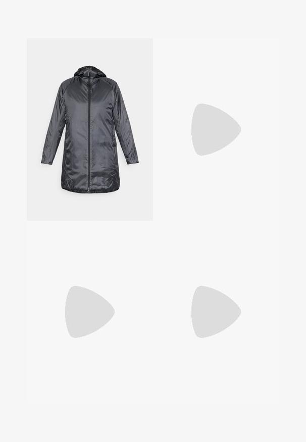 Houdini DUNFRI  - Παρκά - true black; Μαύρο μακρυμάνικο μπλουζάκι από βαμβάκι με στρογγυλή λαιμόκοψη. Διαθέτει ένα μικρό λευκό λογότυπο στην αριστερή πλευρά του στήθους. Απλός σχεδιασμός και εφαρμογή.; Μαύρα νάιλον παντελόνια cargo με φερμουάρ που αφαιρούνται, �ρυθμιζόμενους καρπούς, πολλαπλές τσέπες και λογότυπο στο δεξί πόδι. Απαλή, ελαφριά υφή.; Μπεζ και κρεμ αθλητικό παπούτσι με υφασμάτινη άνω επιφάνεια με υφή, υποστηρικτικά overlay και καουτσούκ σόλα με σχέδιο πέλματος για πρόσφυση.