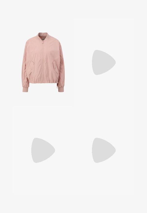 Veste bomber rose clair en matériau lisse, dotée d'une fermeture éclair sur le devant, de poignets élastiques et de poches latérales inclinées.; Débardeur blanc côtelé avec un col rond, sans manches et d'une longueur cropped. L'étiquette indique "JJXX". Texture du tissu lisse.; Pantalons noirs à jambes larges avec une taille élastique, fabriqués à partir d'un tissu lisse. Présente un design épuré sans poches ni détails de couture visibles.; Baskets en suede noir et gris avec un grand logo "N" couleur crème, lacets violets et semelle extérieure en caoutchouc gomme texturé.