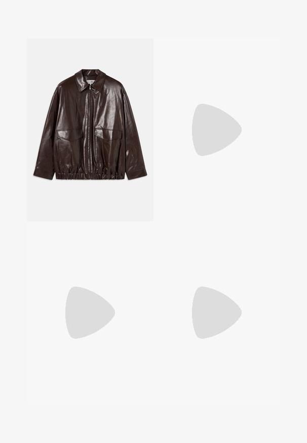 Giacca in pelle marrone con zip frontale, grandi tasche sul petto e vita elasticizzata. Presenta un colletto a punta e una texture liscia.; Camicia bianca a maniche lunghe con bottoni, realizzata in cotone, caratterizzata da una tasca sul petto con ricamo tonale, colletto e polsini con bottoni.; Pantaloni marroni a vita alta realizzati in tessuto testurizzato. Presentano gambe ampie e due pieghe frontali per struttura. Rifinitura curata senza hardware visibile.; Mocassini neri in pelle con una texture liscia, punta arrotondata e una striscia decorativa sulla tomaia. Tacco basso impilato, design minimalista.; Borsa tote in tela nera con manici in pelle nera. Design semplice, corpo spazioso e texture liscia. Nessun logo o motivo visibile.