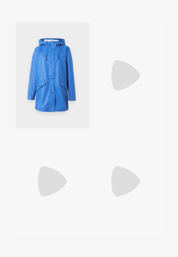 Imperméable bleu avec capuche, fabriqué en matériau lisse et imperméable. Équipé de boutons-pression à l'avant et de deux poches latérales inclinées. Design minimaliste.; Blouse fleurie à manches bouffantes longues, base crème clair, ornée de motifs floraux violets, oranges et verts, avec un col classique.; Jupe maxi plissée aux couleurs vives de rouge, rose et motif floral marron. La taille élastique et la texture douce améliorent le confort et le style.; Baskets montantes en toile blanche avec semelle en caoutchouc noir, capuchon en caoutchouc à l'avant, et six œillets pour les lacets, présentant un design épuré et minimaliste.; Sac à main en cuir rouge avec un design angulaire et géométrique. Il dispose d'une seule sangle ajustable et d'une fermeture à rabat avec un detailing cousu.