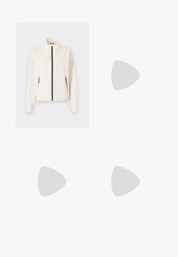 The North Face DOME WIND JACKET - Veste mi-saison - white dune; T-shirt en coton blanc avec une coupe décontractée. Présente des manches courtes et un petit logo noir "Carhartt WIP" sur la poitrine gauche.; Pantalons larges noirs avec une taille élastique et un petit logo Nike blanc. Le tissu a une texture lisse, conçu pour le confort et un style décontracté.; Baskets Nike avec une tige blanche et des accents noirs, des superpositions texturées et un design élégant. Des lacets noirs et un logo visible complètent le look.