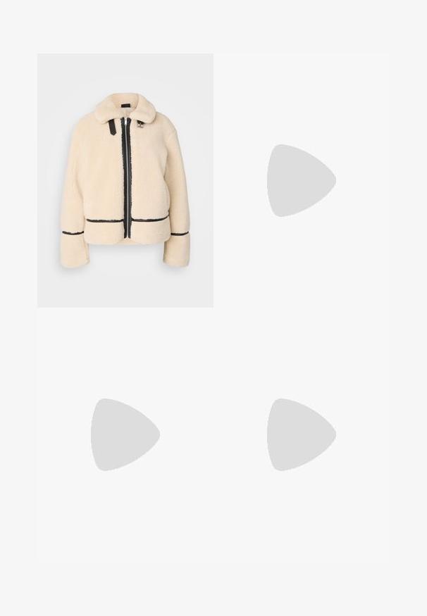 Cream-colored, fluffy teddy jacket with a zip front, black zipper, and leather accents. Features a soft, collared neck and wide sleeves.; Set of two fitted turtleneck tops in white and black. Short sleeves, smooth cotton fabric, and close-fitting design. No patterns or graphics.; Bershka WIDE-LEG - Wide Leg - light-blue denim; Black ankle boots with a shiny finish, square toe, block heel, and side elastic panel. Paired with black tapered pants.; Black leather shoulder bag with a smooth texture, curved shape, adjustable strap, and a zip closure. Minimalist design without embellishments.