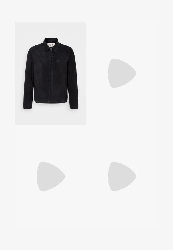 Giubbotto in camoscio nero con collo, zip frontale e tasca sul petto con zip, caratterizzato da una texture liscia e un design moderno.; Due magliette polo nere, con maniche corte, in cotone, con colletto classico, pattina a due bottoni e dettagli a righe bianche all'interno del colletto.; Pantaloni in denim nero con taglio dritto, design a cinque tasche e chiusura frontale con bottone. Tessuto liscio con dettagli di cucitura minimi.; Scarpa nera in pelle con inserto scivolare, superiore liscio, dettagli cuciti, punta arrotondata e tacco in gomma basso. La suola presenta un battistrada minimale.