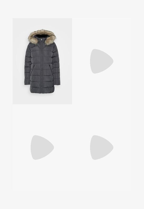 Vero Moda Tall VMLIV  - Vinterfrakke - asphalt; Sort og hvid T-shirt, rund hals, korte ærmer. Den sorte skjorte har gult solbroderi; den hvide har lilla halvmåne-accent.; Vero Moda Tall VMBERLIN MY WIDE - Bukser - obsidian/oatmeal; Sorte sneakers med en kraftig gummisål, tekstureret stofoverdel, rund tå og snørredesign. Har forstærkede snørrehuller og en trækkrog bagpå.