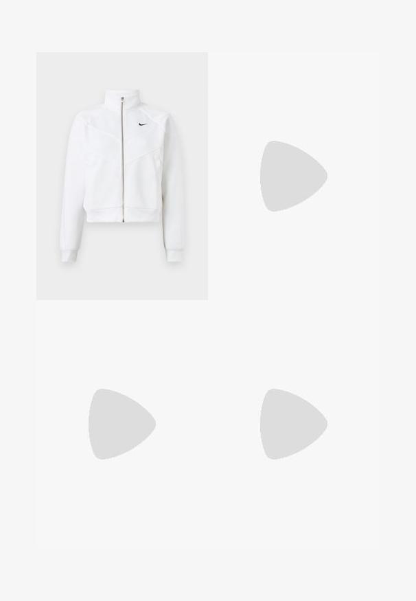 Biely zip-up kabát s vysokým golierom, geometrickým panelovým dizajnom a malým čiernym logom na ľavej hrudi. Mäkko materiál, priliehajúce manžety.; Krémové tričko s krátkym rukávom vyrobené z bavlny, s okrúhlym výstrihom a potlačou loga Nike v kontrastnej svetlosivej farbe na hrudi.; Svetlé cargo šortky s elastickým pásom, dvoma postrannými vreckami a malým bielym logom. Vyrobené z ľahkej, textúrovanej tkaniny.; Nike Sportswear FIELD GENERAL - Tenisky - off-white/black