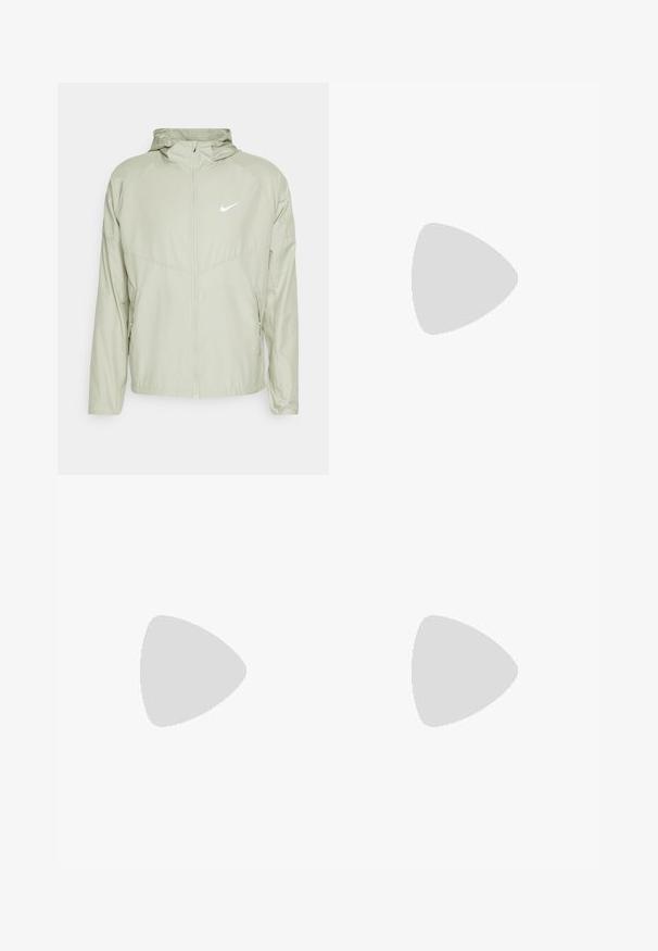 Nike Performance MILER - Větrovka - olive aura; Černé sportovní tričko s krátkým rukávem, kulatým výstřihem, vyrobené z hladkého materiálu. Vyznačuje se malým bílým logem Nike na levém horním kusu.; Černé sportovní kalhoty s elastickým páskem, zúženým střihem, se velkým bílým logem Nike na levé nohavici. Měkká, lehká tkanina.; Černá atletická bota s texturovaným svrškem, bílým logem Nike a bílou gumovou podrážkou. Disponuje šněrovacím designem a dynamickým tvarem.