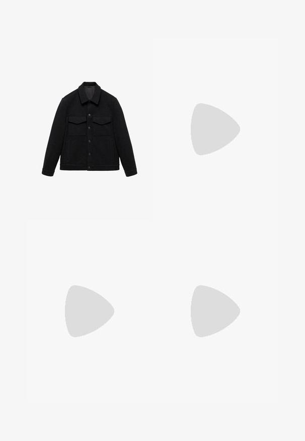 Sort jakke lavet af en uldblanding med krave, to brystlommer og knaplukning. Har en struktureret overflade og ensfarvet design.; Hvid bomulds t-shirt med korte ærmer, rund halsudskæring og lige pasform. Glat tekstur uden synlige mønstre eller detaljer.; Lysblå denimjeans med en lige ben-design, høj talje og minimale syninger. Stoffet har en blød, let falmet tekstur.; Sportsko med en overdel i hvid læder, grå ruskind på tåen og tre sorte striber. Har et blåt logo på tungen og en struktureret gummisål.; Sort totebag lavet af lærred med hvidt trykt tekst: "KARL LAGERFELD," "PARIS," og "21 RUE ST-GUILLAUME." Dobbelt flade håndtag.