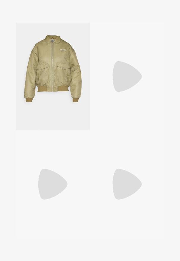 Olive roheline pommertakk, millel on ees lukuga sulgemine, kaks suurt klapikotti, ribakujulised varrukad ja soonikkoes äär, ning "BDG Jeans" logo rinnal.; Kaks lühikeste varrukateta toppi mustas ja valges, valmistatud ribakudumist, ümarate kaelustega ja sobiva disainiga. Mõlemal on nähtavad sildid.; Heledad sinine flared teksapüksid, mis on valmistatud denimist, sisaldavad kõrget vööd, esikotte ja puhta viimistluse ääri koos nähtava õmblusega.; Valged nahast tossud helesiniste detailidega, hallist suede'ist varvas ja pruun kummitald. Omab kolme sinist triipu ja "Samba" brändimist.