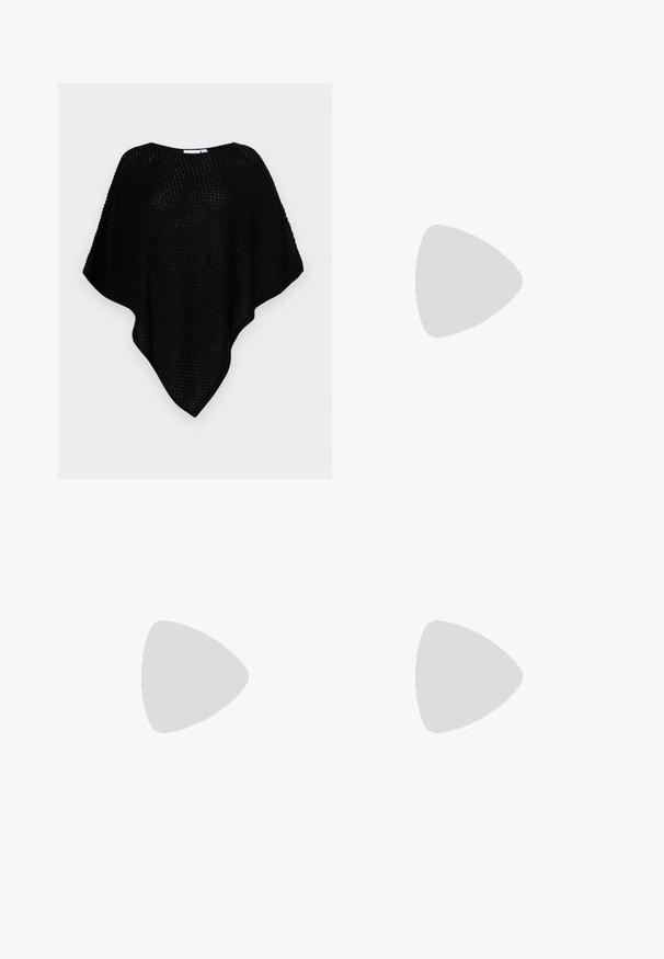 VILA VICILLO O-NECK PONCHO - Skraistė - black; Juodas medvilnės marškinėliai trumpomis rankovėmis, su maža rožine drugelio grafika kairėje krūtinės pusėje. Apvalus kaklo iškirpimas, laisvas kirpimas.; Juodi plisuoti kelnės su elastine juosta. Turėkite plačias kojas ir glotnų, tekstūrinį audinį su vertikaliais dryžiais.; Juodos kulkšninių botai, pagaminti iš lygaus odos, su šoniniu užtrauktuku, masyviu tekstūruotu kulnu ir apvaliu pirštu.