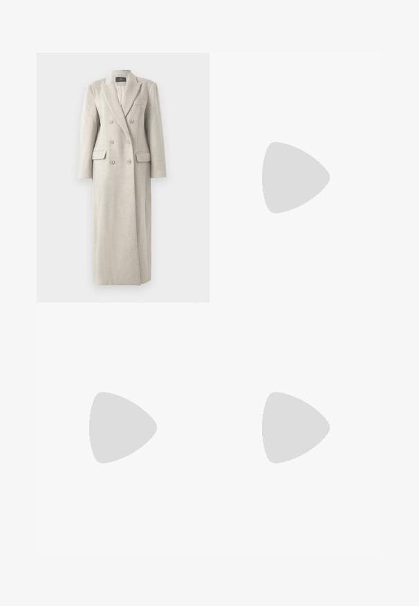 Casaco de lã bege, duplo, com lapela, seis botões, dois bolsos com aba e um bolso no peito, totalmente forrado por dentro.; Camisa branca de botão com um corte descontraído, apresentando colar com aba, mangas longas e uma bainha ligeiramente encurtada. Tecido liso e leve.; Calças largas de cor creme claro, feitas de um tecido suave, com dois bolsos frontais e costura visível na cintura.; Sapatilha alta em couro sintético branco com bico fino, salto esbelto e detalhes interiores em preto. Textura suave e design elegante.